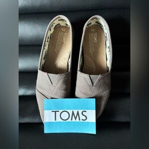 Toms Classic Ash Gray Canvas Slip-On Shoes- Size 9